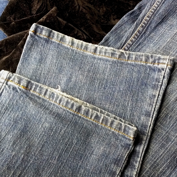 111 Levi Jeans size 10 misses pockets zipper button shipping Denim boot cut - Picture 14 of 14